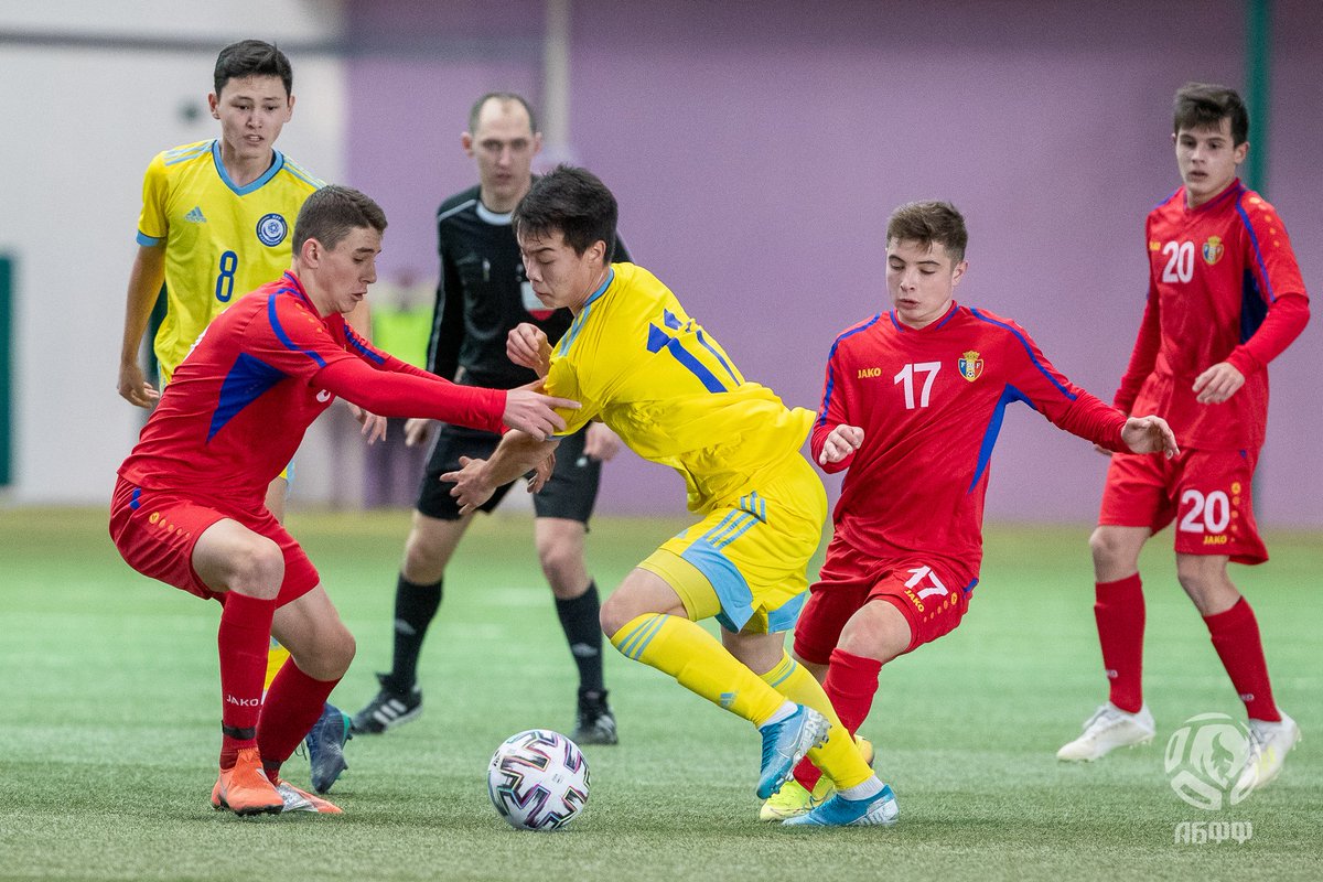 U 17. Сборная Казахстана по футболу в Армении сейчас юноши. Тренеры юношеской сборной Азербайджана по футболу u17. Кубок Молдовы 2021. Сборный Азербайджан по футболу u15 2021 юношески.