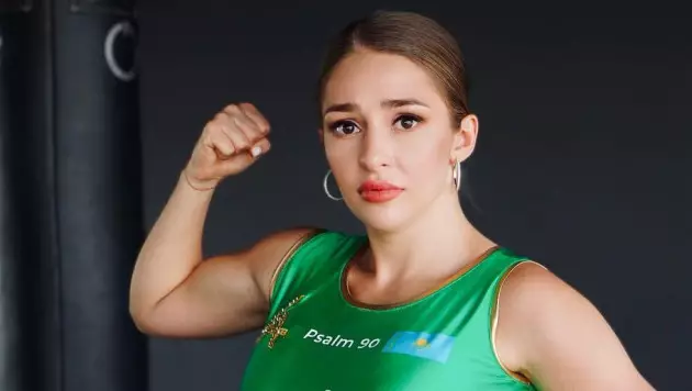 Ангелина Лукас WBC титулын сарапқа салу үшін Ыстамбұлға барды