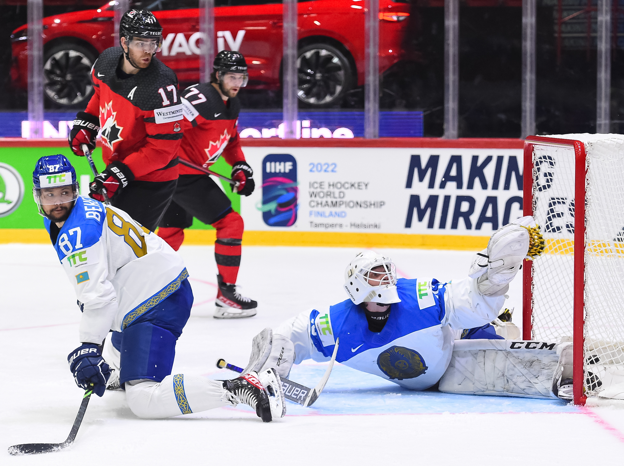 Хоккейные матчи завтра. Хоккей матч. ЧМ по хоккею 2022 – Канада. Канада Латвия хоккей.