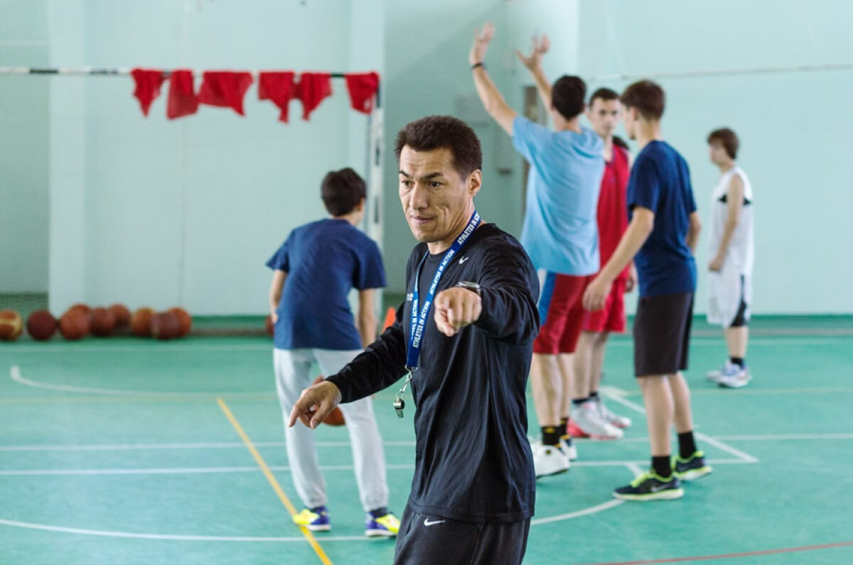 Желідегі жаңалық жүргізушісіне жол тартты.