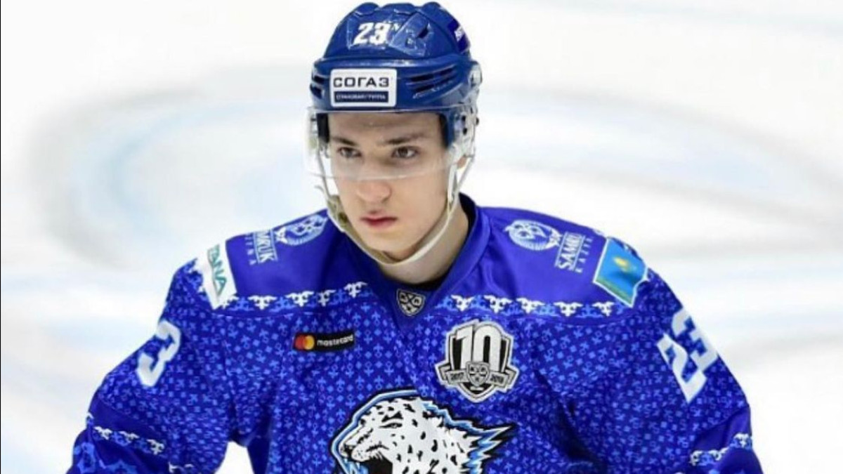 «Барыс» хоккейшісінің аяғын коньки тіліп кеткен | BASSPORT «Барыс» хоккейшісінің аяғын коньки тіліп кеткен