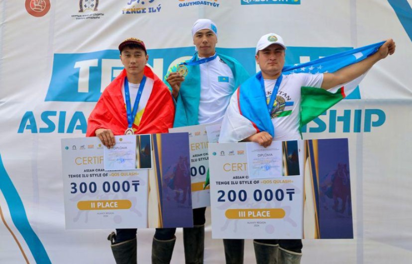 Түркістандық спортшылар теңге ілуден Азия чемпионатында қос алтынды еншіледі