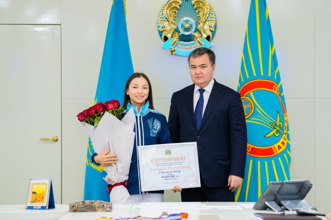 Жеңіс Қасымбек Паралимпиада жүлдегерлеріне қомақты сыйақы беріп, баспана сыйлады