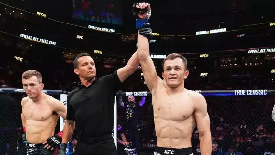 Бекзат Алмахан UFC-де тарихи жеңіске жетті | BASSPORT Бекзат Алмахан UFC-де тарихи жеңіске жетті
