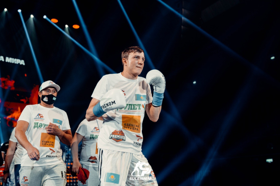 CES Boxing ұйымы жас қазақстандық боксшы Евгений Павловпен келісімшартқа отырды | BASSPORT CES Boxing ұйымы жас қазақстандық боксшы Евгений Павловпен келісімшартқа отырды