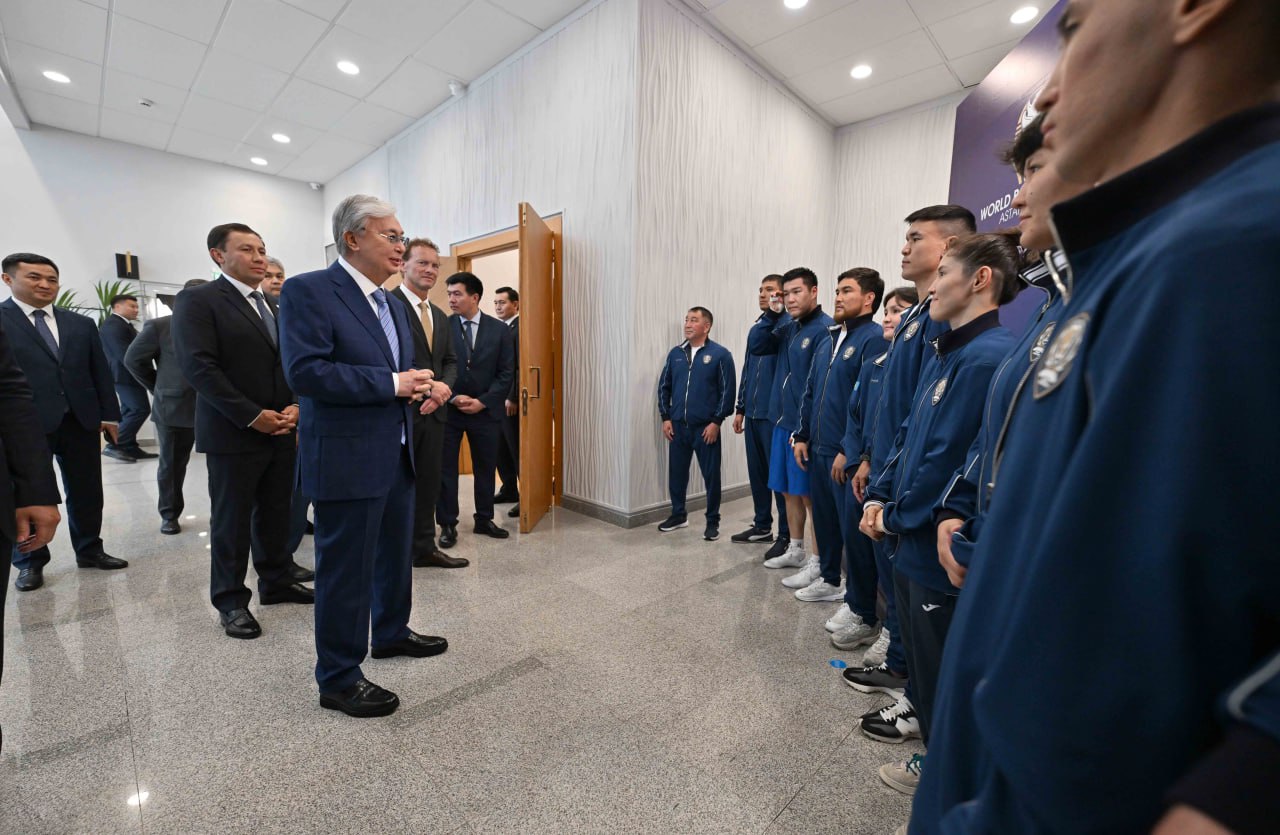 Қасым-Жомарт Тоқаев Астанадағы әлем кубогында ел боксшыларын құттықтады | BASSPORT Қасым-Жомарт Тоқаев Астанадағы әлем кубогында ел боксшыларын құттықтады