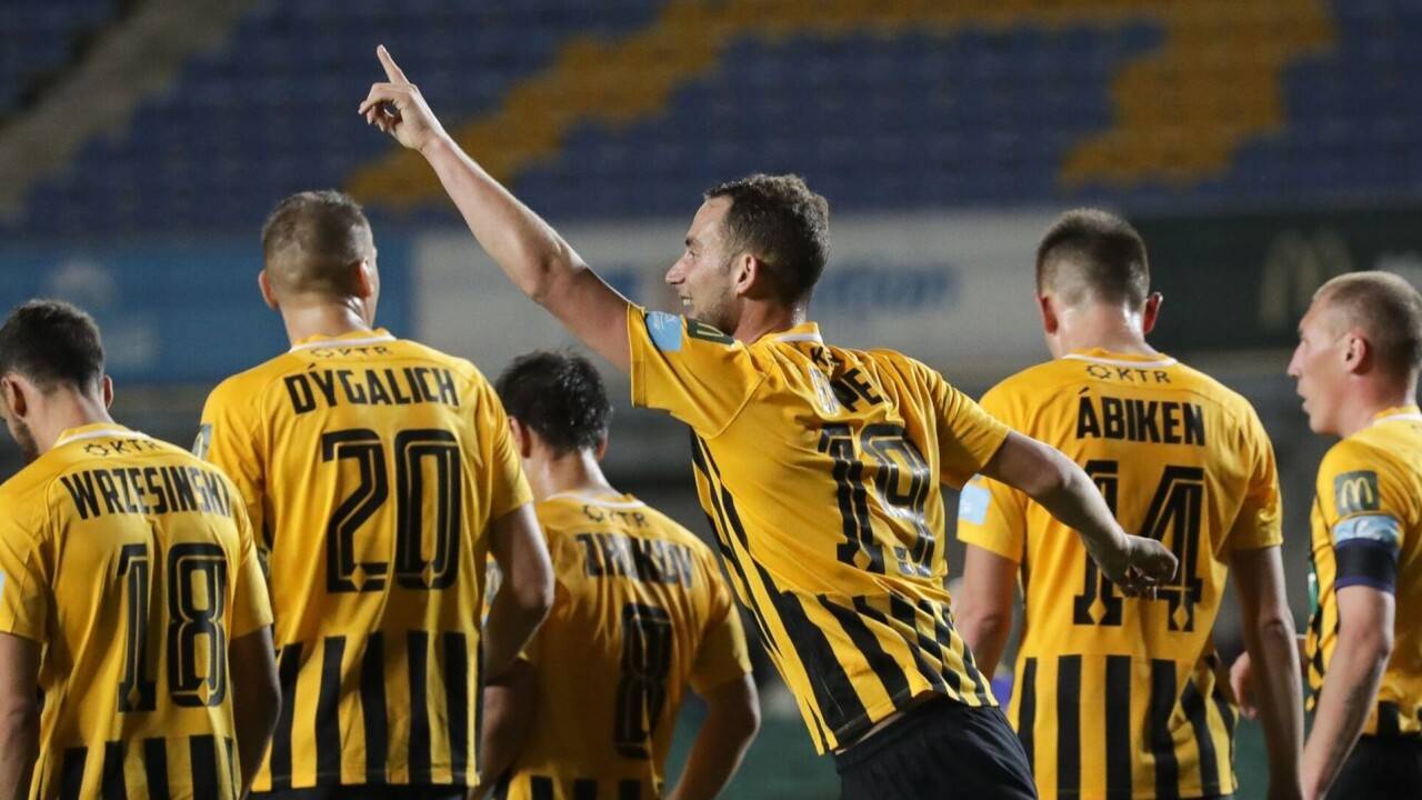 «Қайрат» жас қақпашыға сенім білдірді