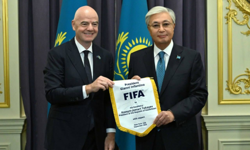 Мемлекет басшысы FIFA президентімен кездесті