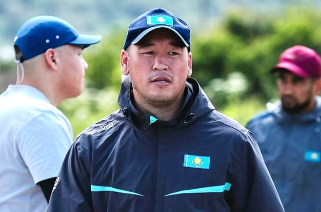 Даңқты боксшы Абзал Құттыбеков бокс қолғабын шегеге ілді