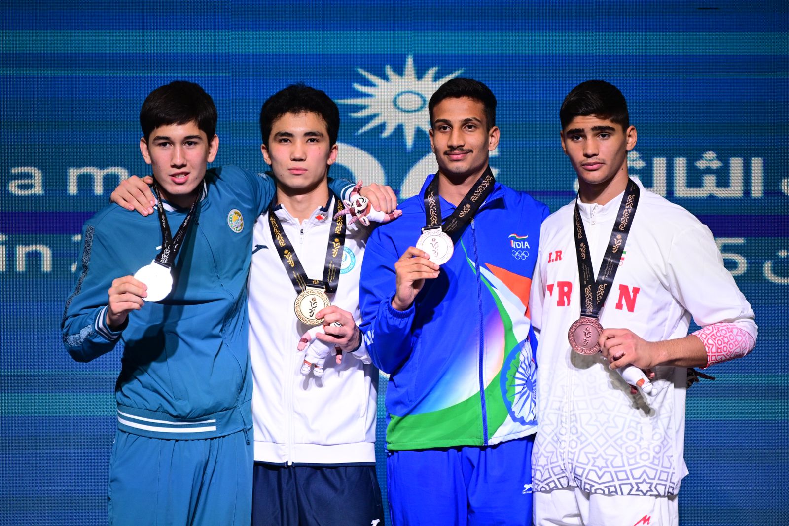 Қазақ боксшылары Азиадада бес алтын медаль жеңіп алды | BASSPORT Қазақ боксшылары Азиадада бес алтын медаль жеңіп алды