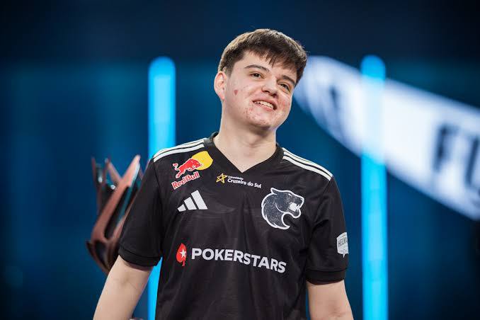 Отандық киберспортшы халықаралық жарыста тағы да топ жарды