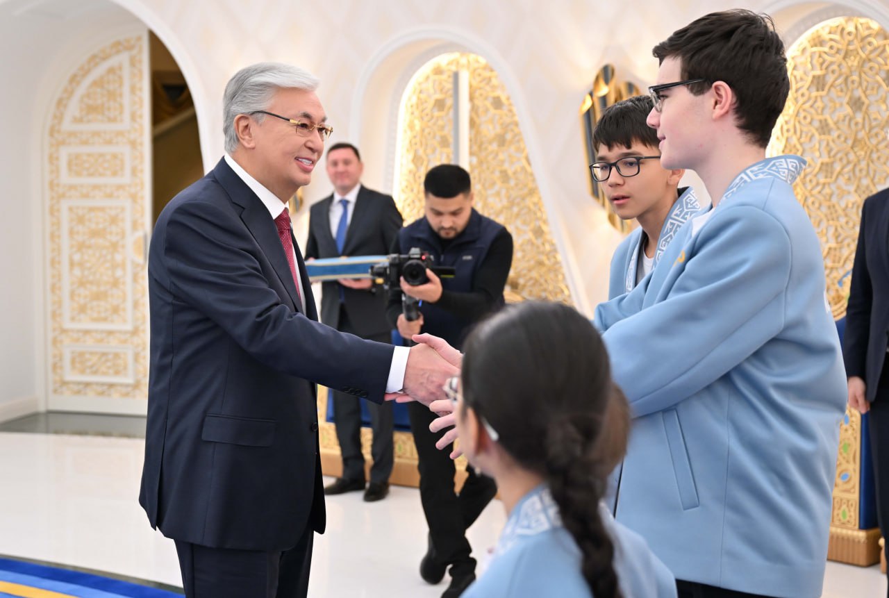 Президент жас шахматшылармен кездесті