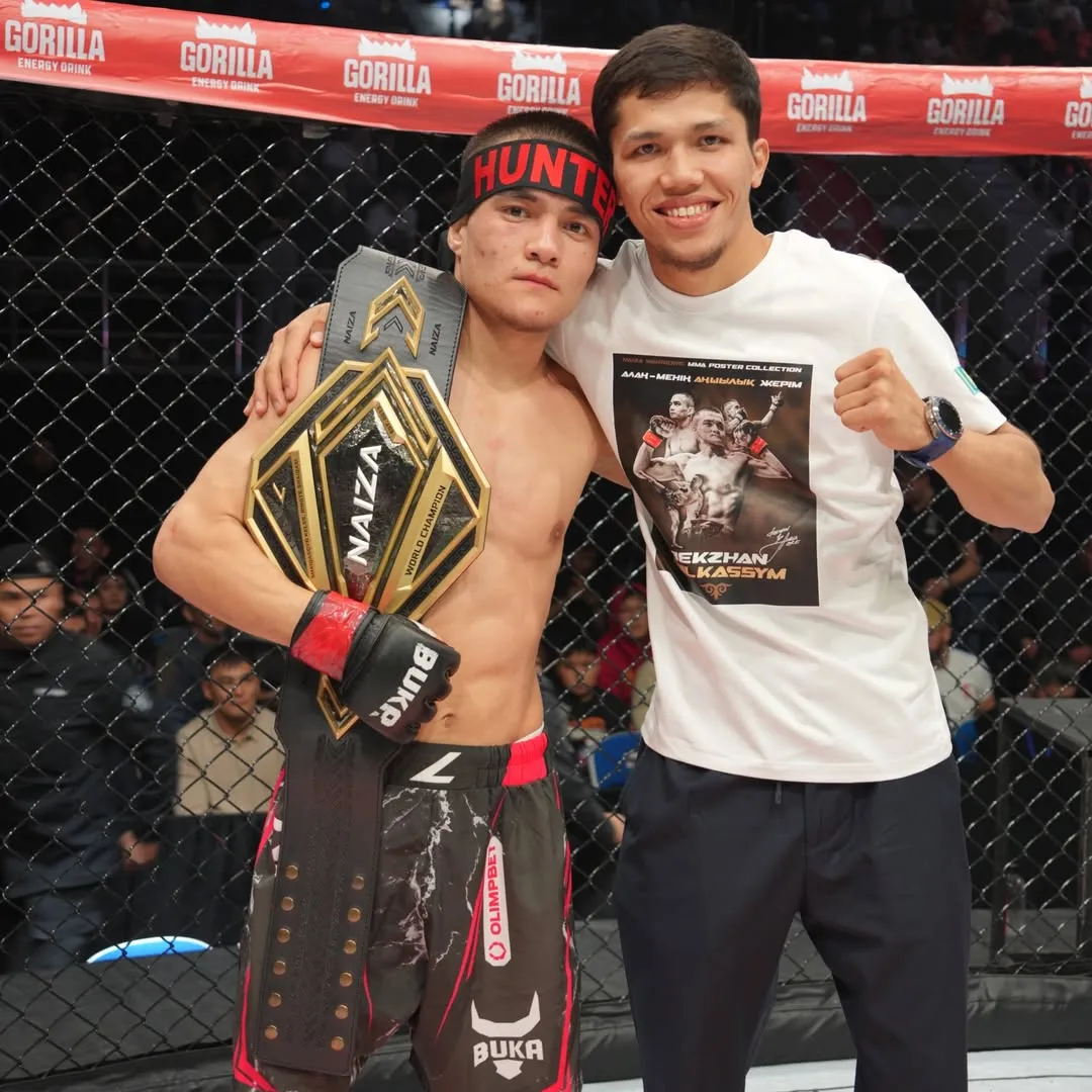 Астаналық базар қызметкері ММА чемпионы атанып, әріптестері қарсы алды (ВИДЕО)