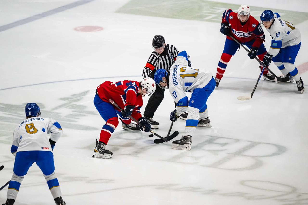 Қазақ жастары Норвегиядан ірі есеппен жеңілді