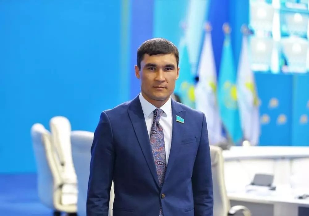 Серік Сәпиев орынбасарымен болған жайт жайында мәлімдеме жасады