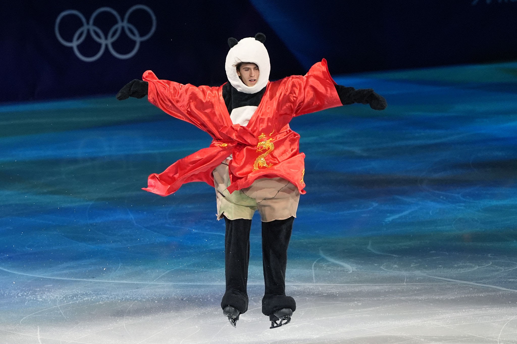 Михаил Шайдоров Олимпиада гала-шоуында қандай бейнеде өнер көрсетті