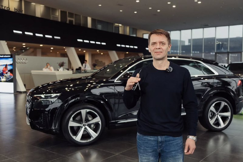 Жеке кәсіпкер Михаил Шайдоровтың әкесіне көлік сыйлады (ВИДЕО)