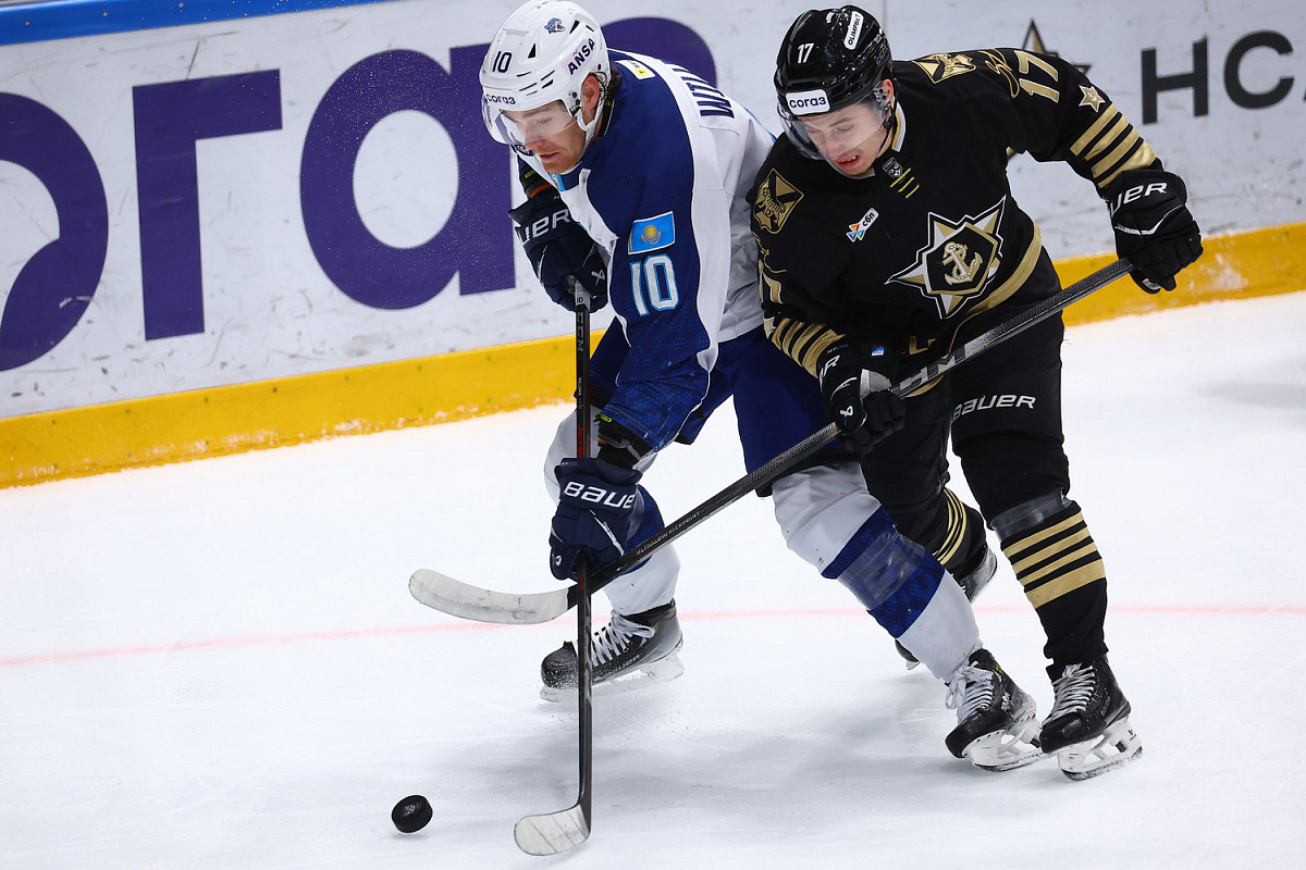 Адам Шил қақпада: 