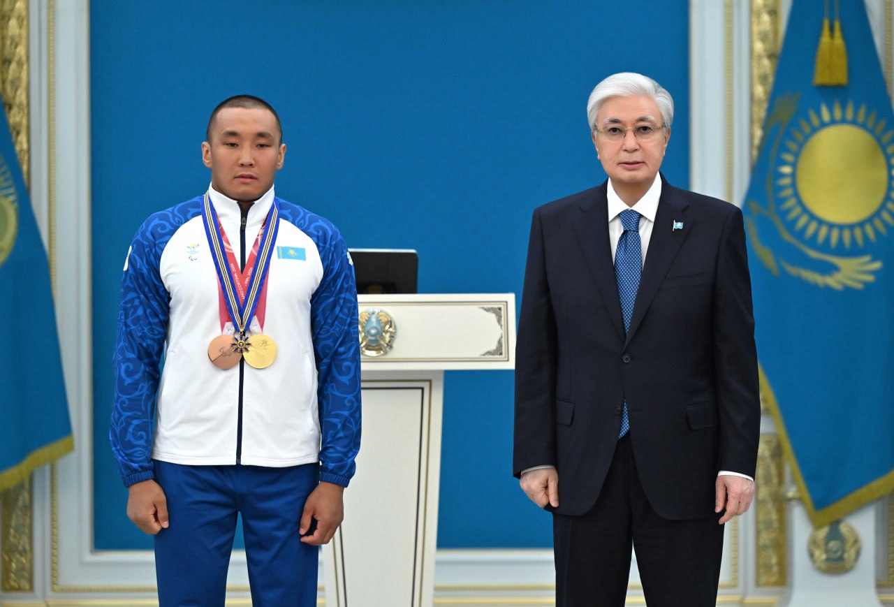 Президент Паралимпиада чемпионы Ербол Хамитовті марапаттады