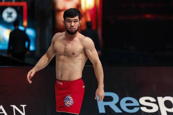 Қазақстандық файтер UFC ұйымымен келісімшартқа қол қойып, тарихи жекпе-жек өткізбек